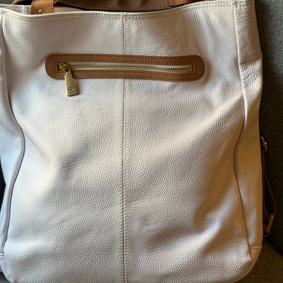 NWT Gorgeous! J.W Hulme 100% Pebble Grain Leather Convertible Backpack and Bag! - Picture 2 of 8